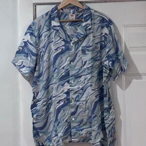 Levi’s Men's Blue Wavy Liquid Metal Short Sleeve Button Up Shirt Size XL Relaxed